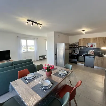Naia Lab Apartment Serignan