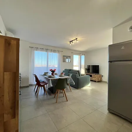 Apartment Naia Lab Serignan